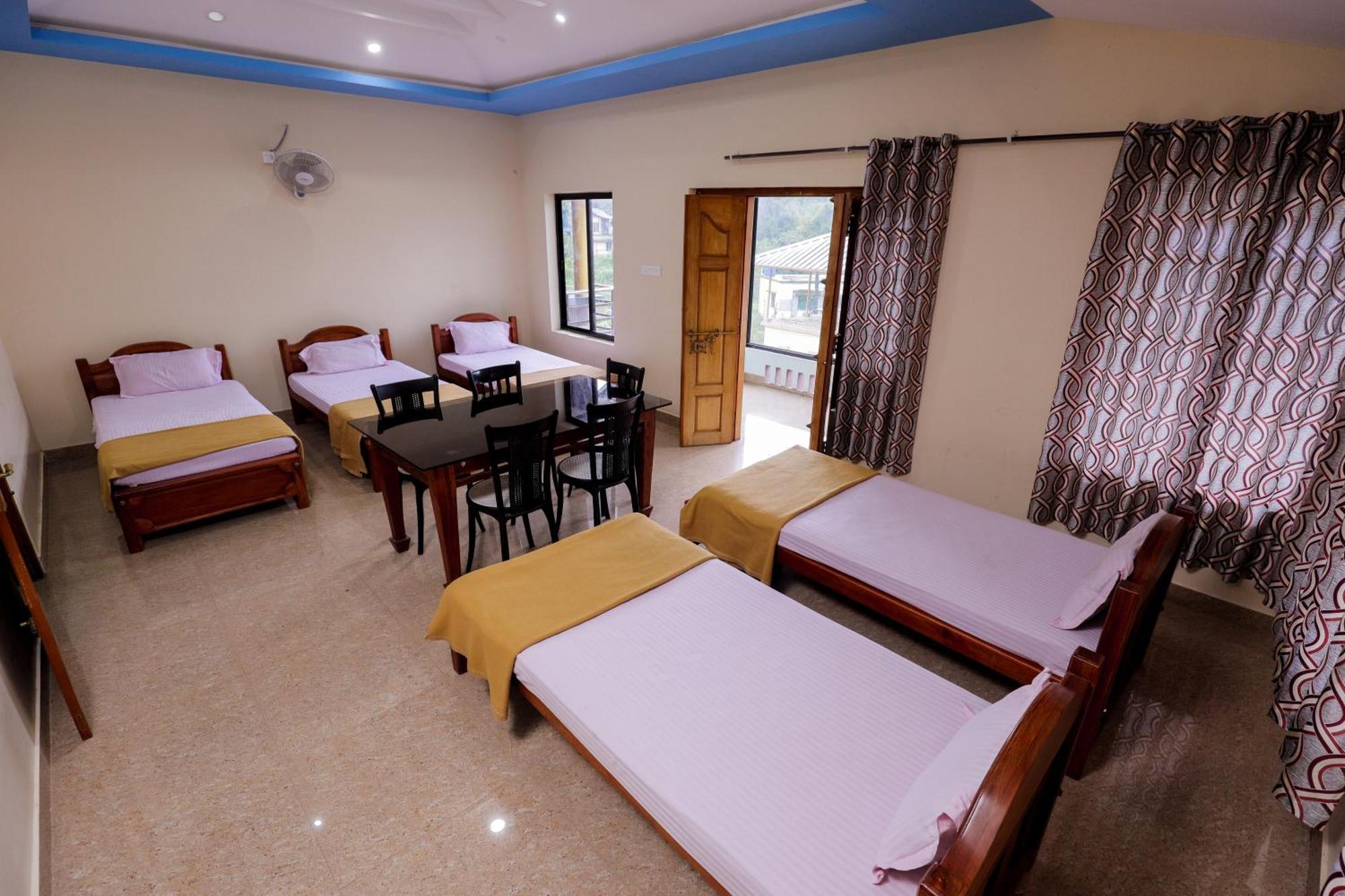 Sky Blue Homestay With Pool Витхири Экстерьер фото